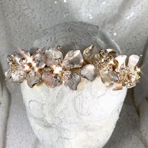 Vintage inspired crown